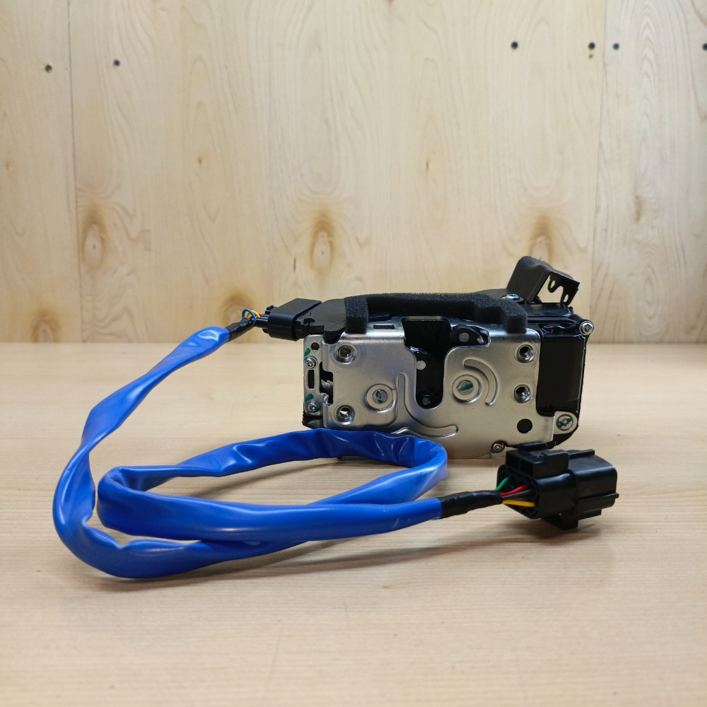 Замок двери SITRAK C7H/ HOWO T5G (эл.) правый AZ166434000018